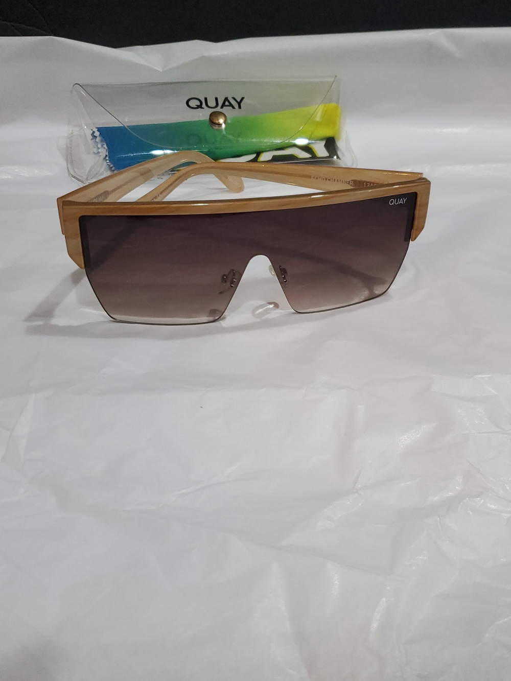 Quay Australia Echo Chamber Ivory frame‎ Brown lens shield flat brow sunglasses